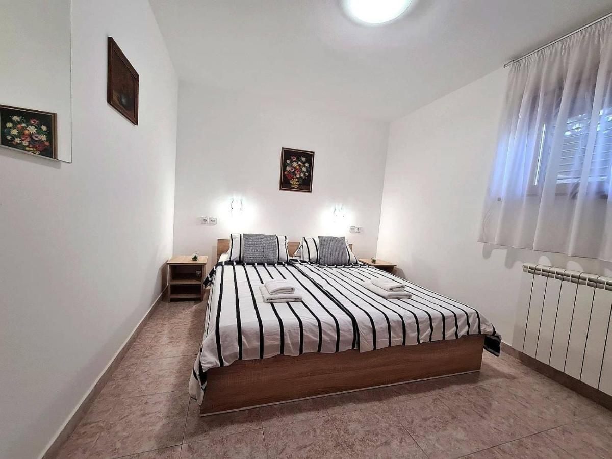Apartments Ana Медулин Екстериор снимка