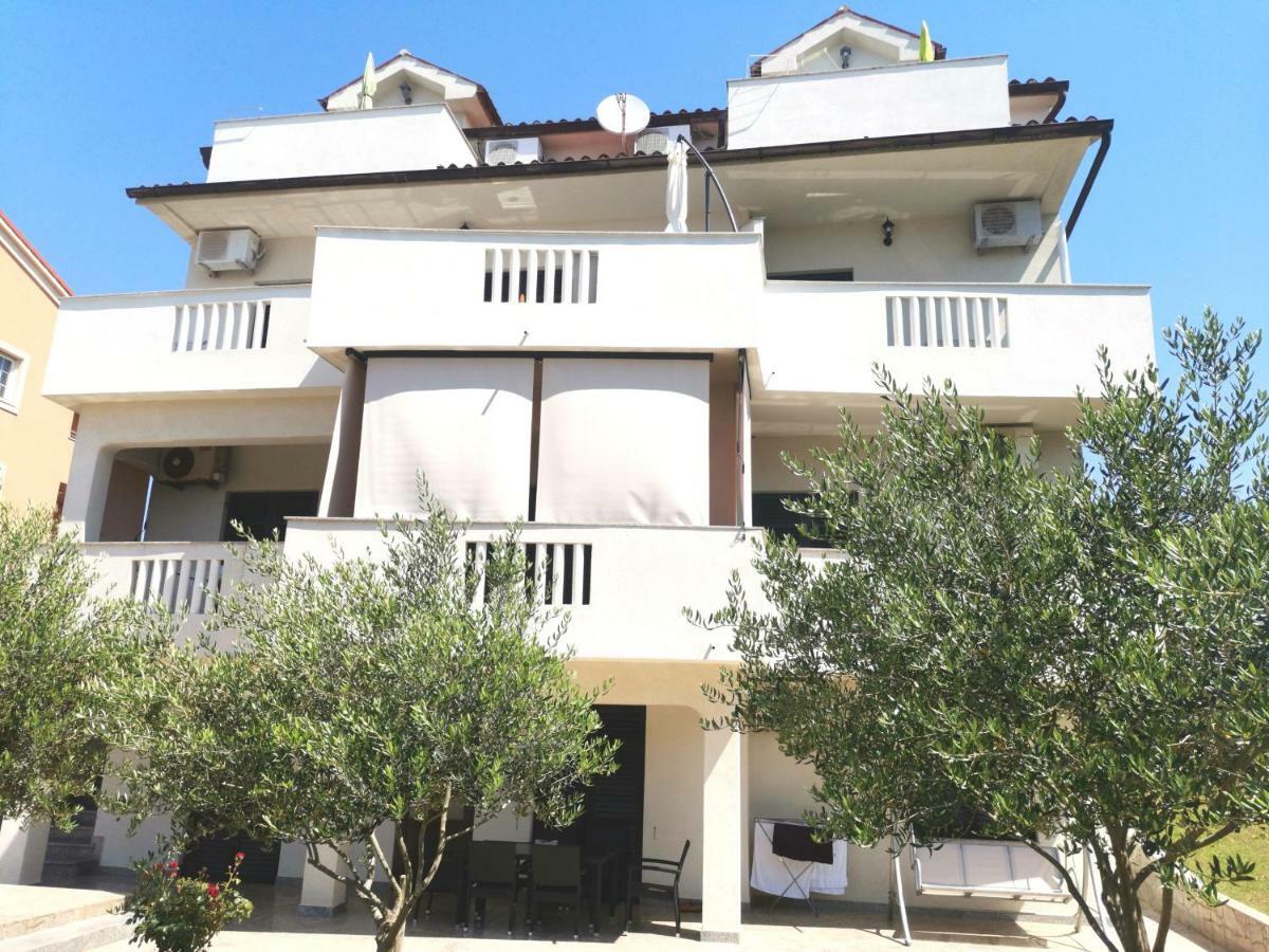 Apartments Ana Медулин Екстериор снимка