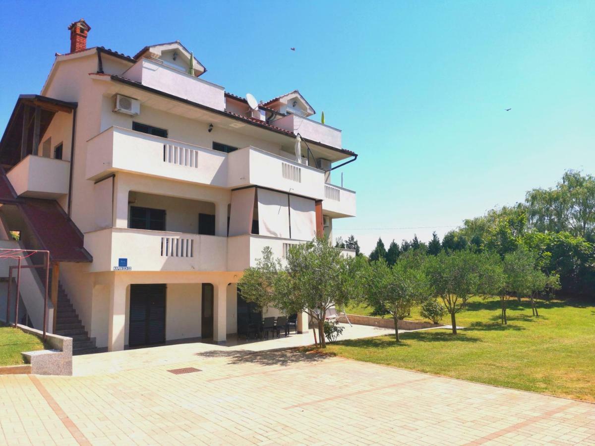 Apartments Ana Медулин Екстериор снимка