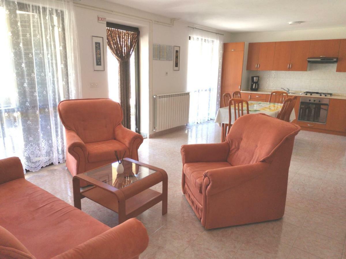 Apartments Ana Медулин Екстериор снимка
